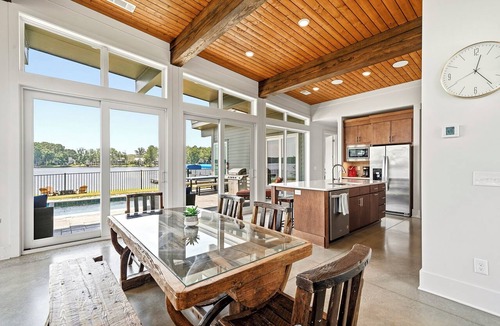 Eatonton House | Lake Oconee 3BR Pool, Dock, Kayaks, Game Room