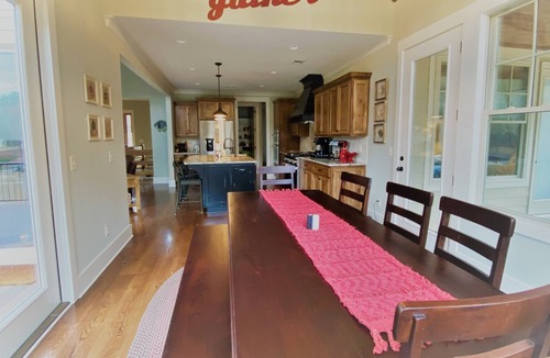 Greensboro House | Lake Oconee Hidden Treasure. Who said you can't have everything in one place?!