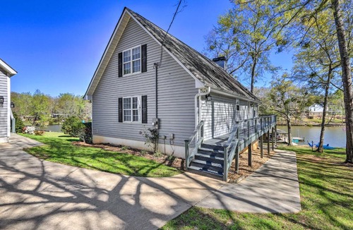 Eatonton House | Lakefront Eatonton Home: Boat Dock + Fire Pit