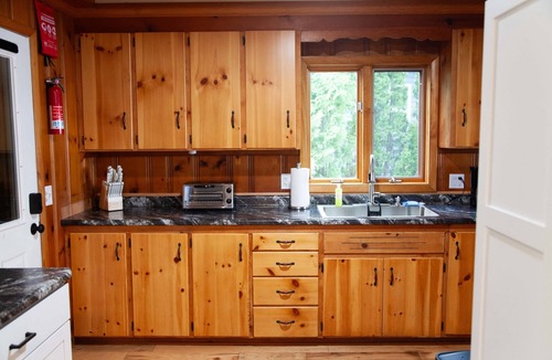 Town of Torrey House | Lakefront Home: Private Dock, Hot Tub, Kayaks