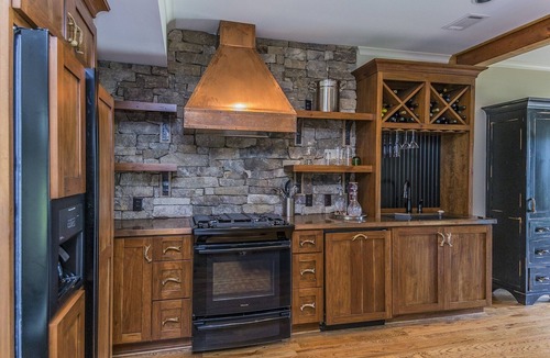 Greensboro House | Lakefront House, One of a Kind Point, Near the Ritz, Sandbar & Boathouse