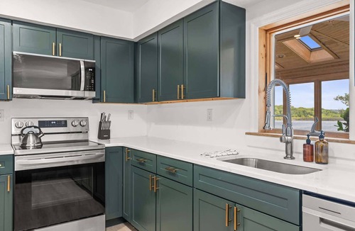 Athens House | Lakefront Luxe Retreat | Beach, Pools, Pickleball