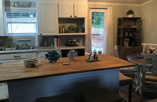 Milledgeville House | Lakefront Property Fish, Cook and EAT! Swim, Float, Relax