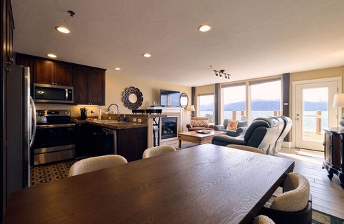 Homer Condo | Lakeshore Lodging Lodge 720