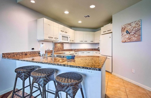 Kahaluu Bay Apartment | Lanai & Resort-style Perks! Kona Townhome
