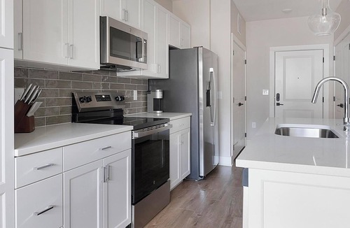 Oakwood Apartment | Landing | Amazing 1BD, Pool, Clubhouse