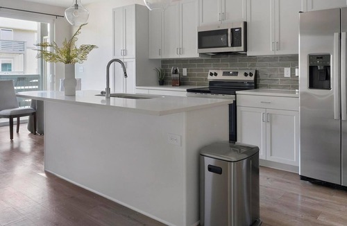 Oakwood Apartment | Landing | Amazing 1BD, Pool, Clubhouse