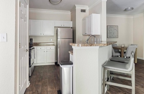 Stockbridge Apartment | Landing | Beautiful 2BD, Clubhouse, Tennis Court
