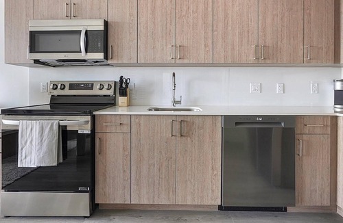 Hialeah Apartment | Landing | Chic 2BD, Gym