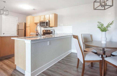 Eureka Apartment | Landing | Incredible 2BD, Pool, Clubhouse