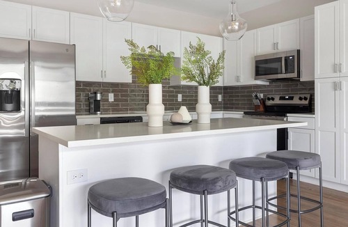 Oakwood Apartment | Landing | Spectacular 2BD, Clubhouse, Gym