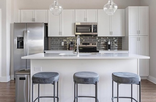 Oakwood Apartment | Landing | Stylish 1BD, Clubhouse, Gym