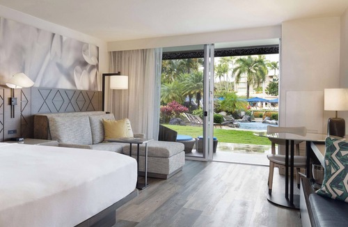 Nawiliwili Hotel | Large Accommodation w/Lanai! Beachfront Property w/Pool, Golf Area & Shuttle!