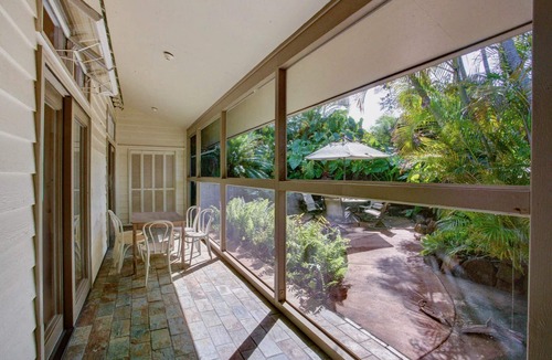 Bayview House | Large beautiful home with air conditioning! Walk to Beaches, Resort Pool