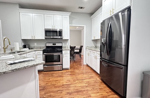 Stone Mountain House | Large East Atlanta Home - 4 bedrooms/3 baths, Bonus Room - Sleeps 10 Guests