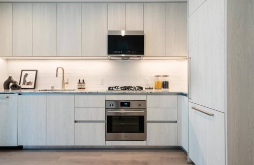 Downtown Long Beach Apartment | Level Long Beach- Gorgeous One Bedroom Suite by the Beach!