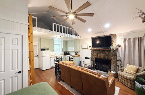 Altamont Cottage | Linville Falls Cottage, Ski, Hike, Grandfather Mtn