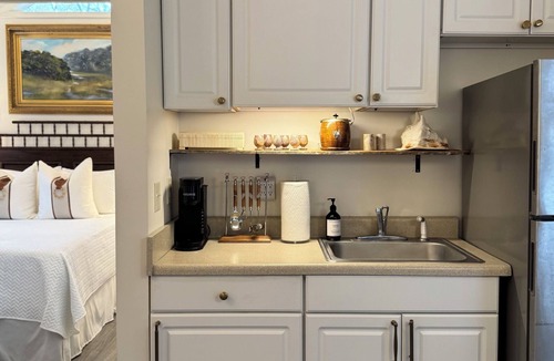Saint Simons Heights Cottage | Little Live Oak Cottage 1-bedroom cottage on Saint Simons