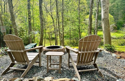 Todd Cabin | Log Cabin on the river w/Hot Tub and Fenced Dog Run
