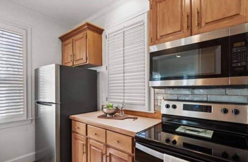 Eatonton House | Love sitting on the golf course and looking at the lake?