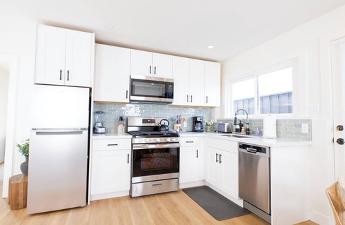 East Beach Cottage | Lovely 1-bedroom cottage with AC near East Beach
