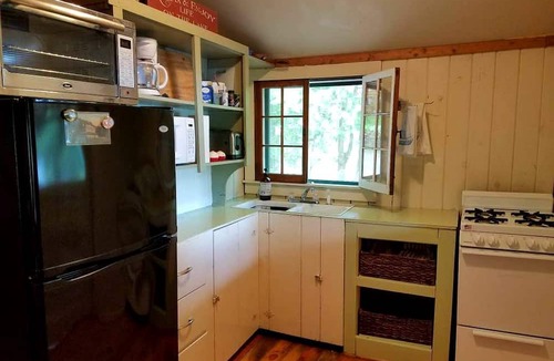 Brant Lake Cabin | Lovely Lakeside Cabin Rental near Pharaoh Lake Wilderness Area in New York