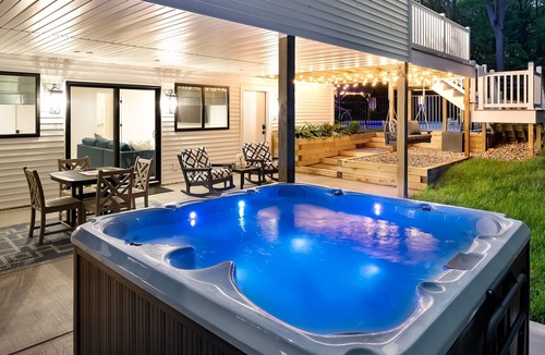 Glenn House | Lux Entire Home, Pool, Hot Tub, Game Room, Sleep12
