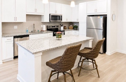 Northside Apartment | Luxe 2-bedroom apt with serene water view 5 minutes from Jacksonville airport.