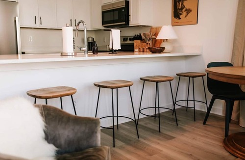 Athens House | Luxe 3BR Stay by MHM Luxury Properties