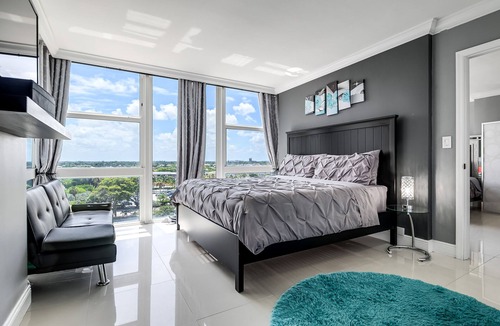 Galt Mile Hotel | Luxe Beach Resort -No resort fee- Cozy 1 bedroom -Large Pool-Sleeps 7