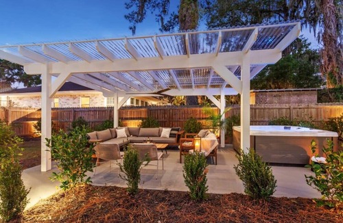 Thunderbolt House | Luxe Modern Home | Private Hot Tub