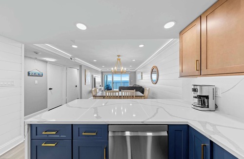 North Ocean City Condo | Luxe Oceanfront Penthouse | Pool, Hot Tub & Deck
