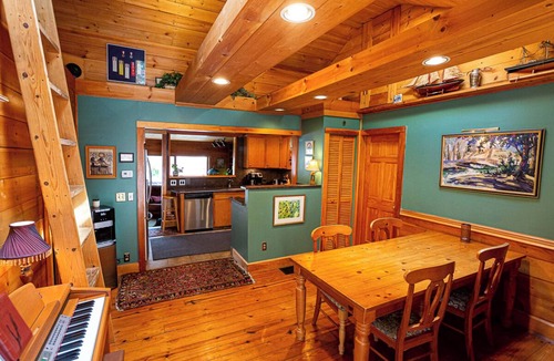 Valois Cottage | Luxurious and Fun Super Compound with Separate Guest House & Two Hot Tubs