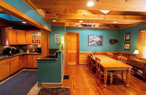 Valois Cottage | Luxurious and Fun Super Compound with Separate Guest House & Two Hot Tubs