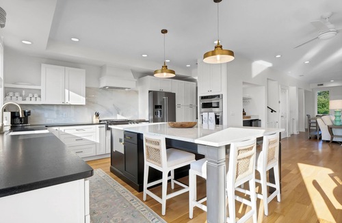 Wrightsville Beach House | Luxurious Coastal Retreat Close to the Beach with Water Views