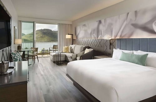 Nawiliwili Hotel | Luxurious Haven Amidst Kaua'i's Beauty! Ocean View Accommodation! Pool & Spa!
