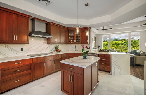 Queen Emmas Bluffs House | Luxurious Townhome in Prestigious Ka'iulani