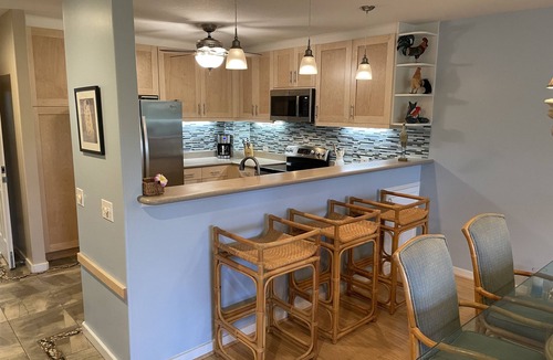 Princeville Condo | Luxurious Upgraded 2 master BR 2 private BA Fairway views, 200 yards from Ocean