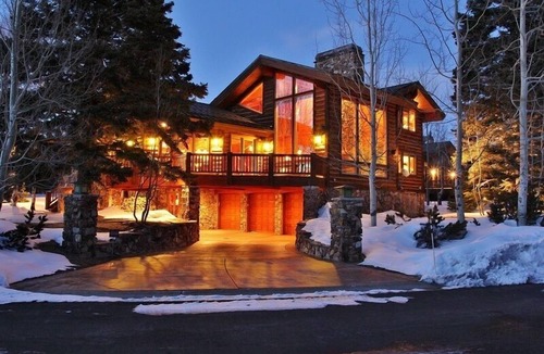 Deer Valley House | Luxury Amenities, Media & Workout Rooms, Private Hot Tub + BBQ!