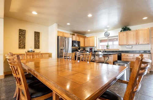 Bear Hollow Village House | Luxury Community Amenities, Central Location, Private Hot Tub & Pet-Friendly!