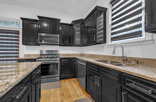Summerhill House | Luxury Downtown Atlanta, Near Mercedes & State Farm Arena, Jacuzzi Patio Parking