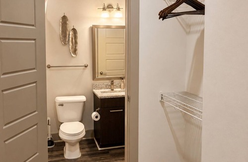 Peachtree Center Apartment | Luxury Downtown Loft Skyline Views Walk Everywhere
