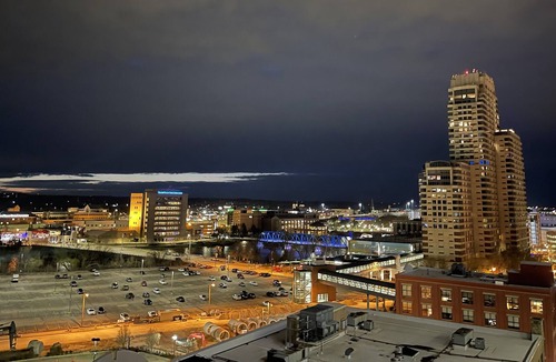 Heartside Apartment | Luxury gorgeous 2BR 2B Condo in the heart of downtown Grand Rapids