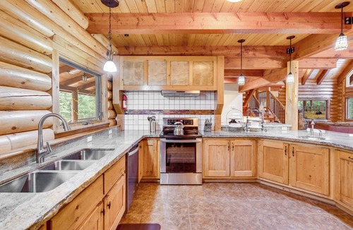 Whitefish House | Luxury in Whitefish near Glacier Park Hot Tub 2 King Suites Firepit & Yard