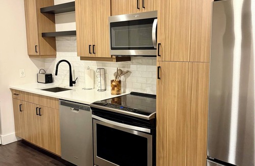 Westside Apartment | LUXURY MIDTOWN ATLANTA RETREAT WALK TO DINING, ATTRACTIONS & NIGHTLIFE