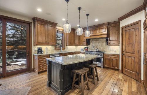 Deer Valley House | Luxury Mountain Retreat with Hot Tub in Park City