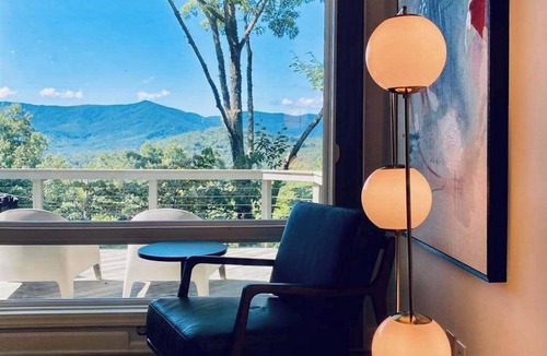 Black Mountain House | Luxury mountain home with hot tub, theater, pool table & million dollar views