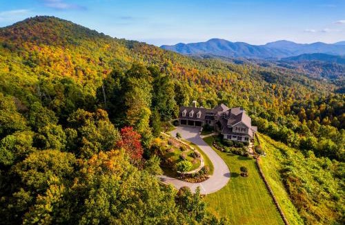 Black Mountain Villa | Luxury Mountaintop 2-Home Compound on 50 acres, Sleeps 28, Black Mountain, Asheville