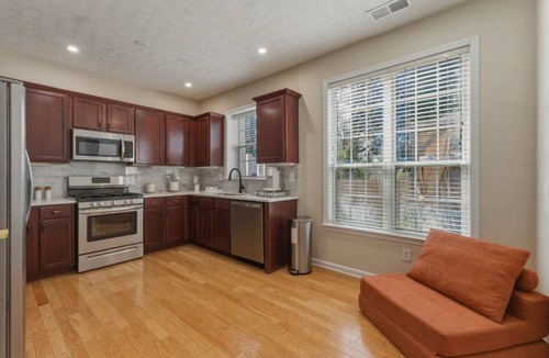 Atlanta House | Luxury Oasis 4 Bedroom Near Mercedes Benz & Braves