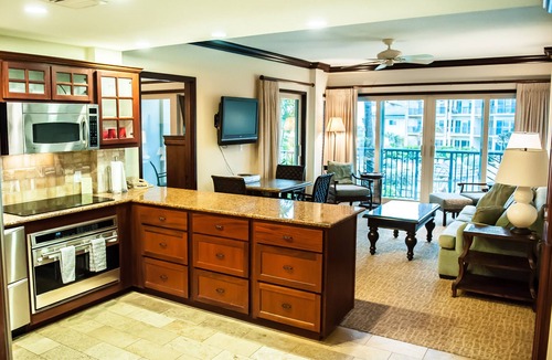 Wailua Condo | Luxury Ocean Front Property! Ocean& pool view. B204